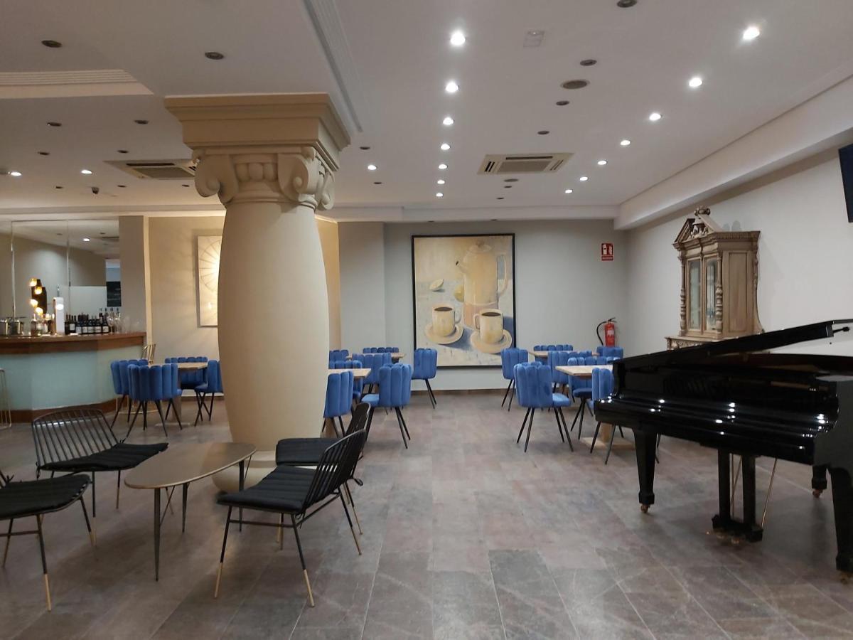 Micampus Burgos Centro Student Residence ภายนอก รูปภาพ