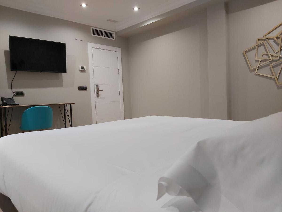 Micampus Burgos Centro Student Residence ภายนอก รูปภาพ